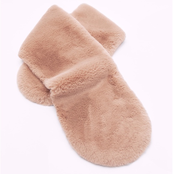 🆕 ZARA Plushy Faux Fur Stole Scarf Wrap - Picture 3 of 7